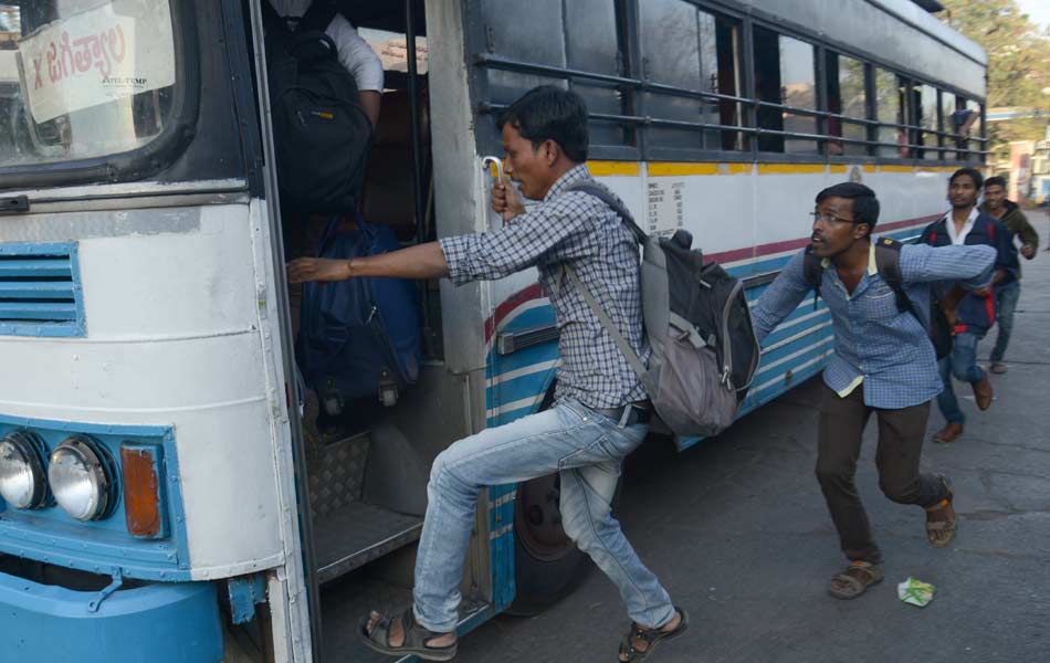 passengers crowd due festival season