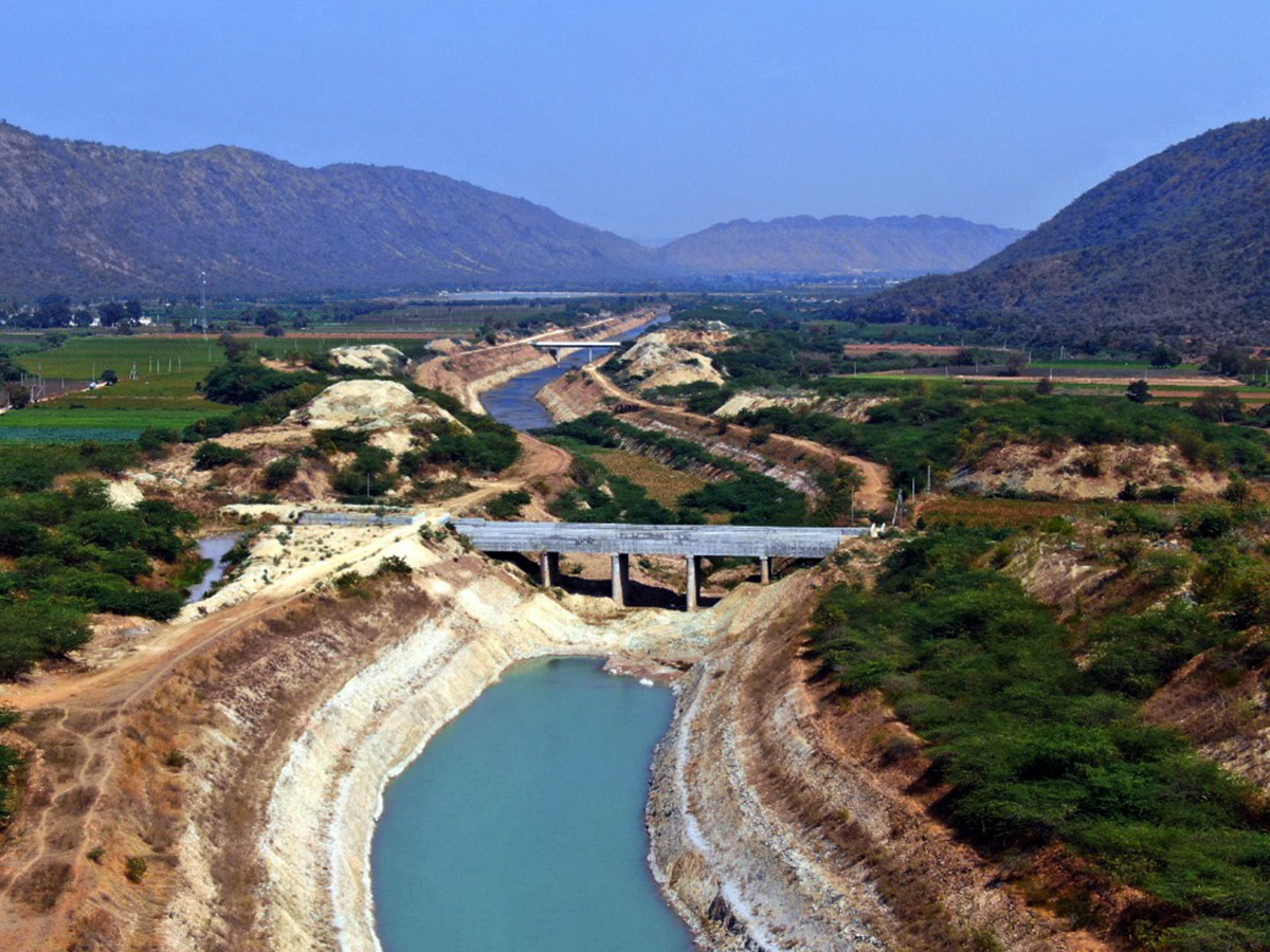 CM Jagan Inspects Veligonda Project at Prakasam Photo Gallery - Sakshi