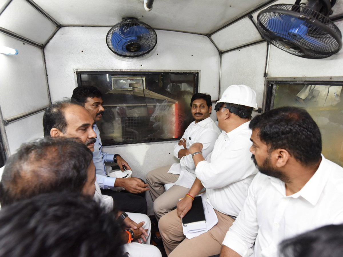 CM Jagan Inspects Veligonda Project at Prakasam Photo Gallery - Sakshi