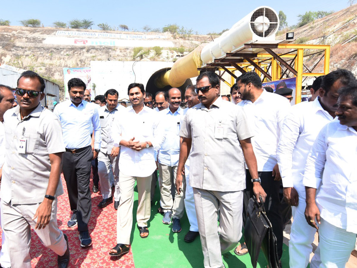 CM Jagan Inspects Veligonda Project at Prakasam Photo Gallery - Sakshi