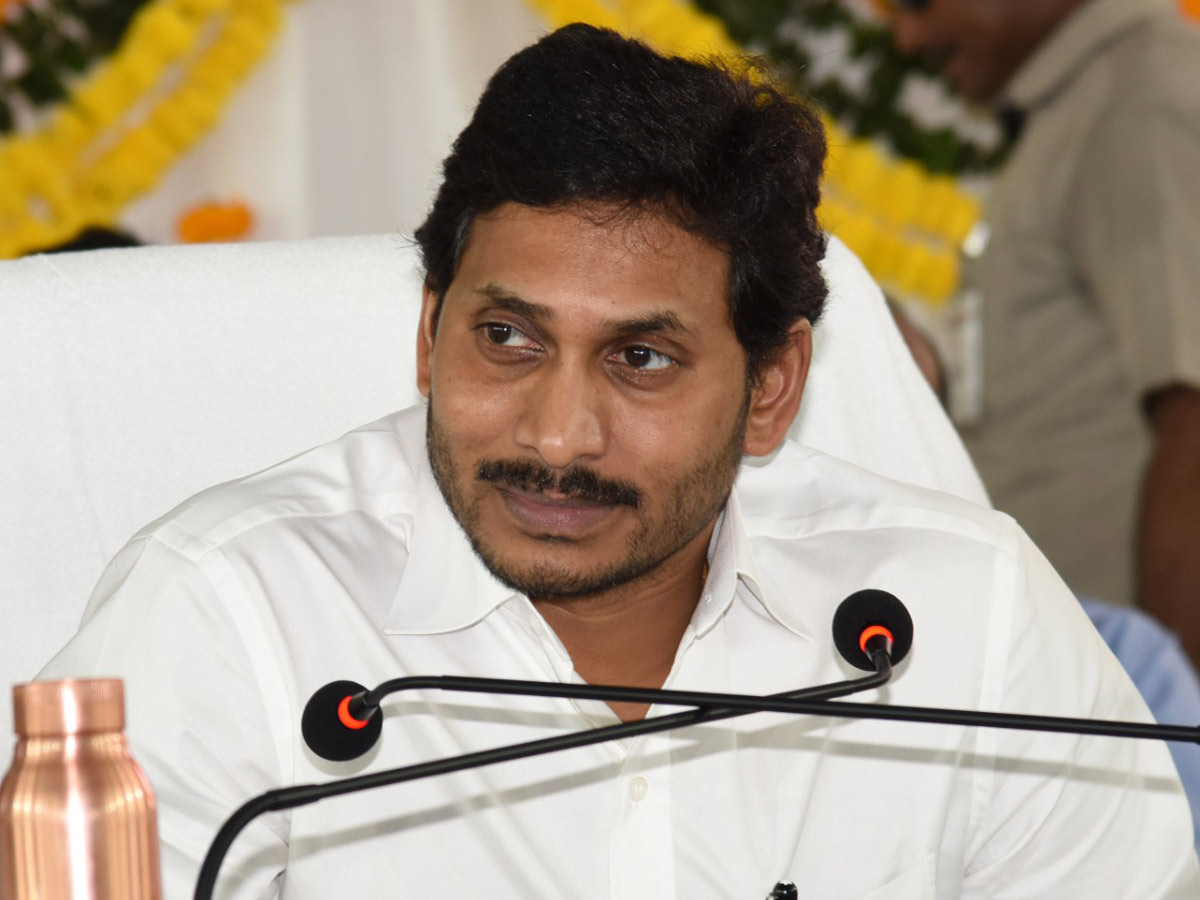 CM Jagan Inspects Veligonda Project at Prakasam Photo Gallery - Sakshi