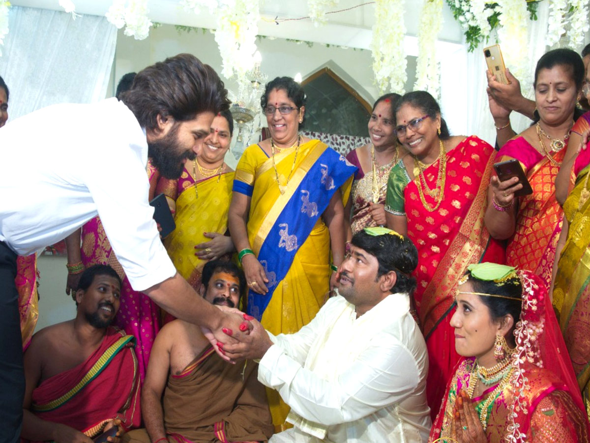 Icon Star AlluArjun Attend Eluruseenu's wedding Photo Gallery - Sakshi