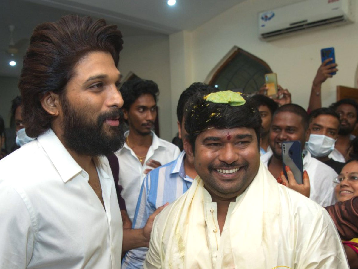 Icon Star AlluArjun Attend Eluruseenu's wedding Photo Gallery - Sakshi