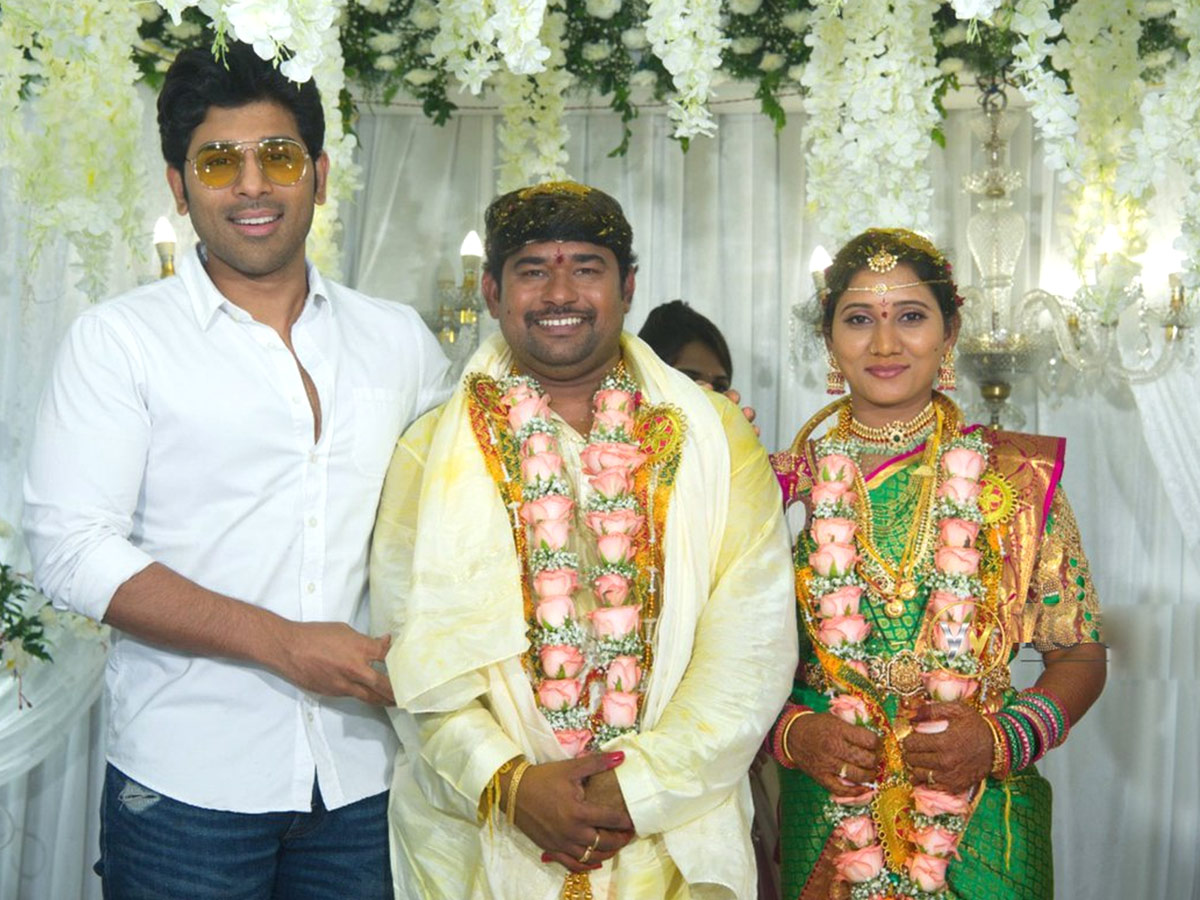 Icon Star AlluArjun Attend Eluruseenu's wedding Photo Gallery - Sakshi