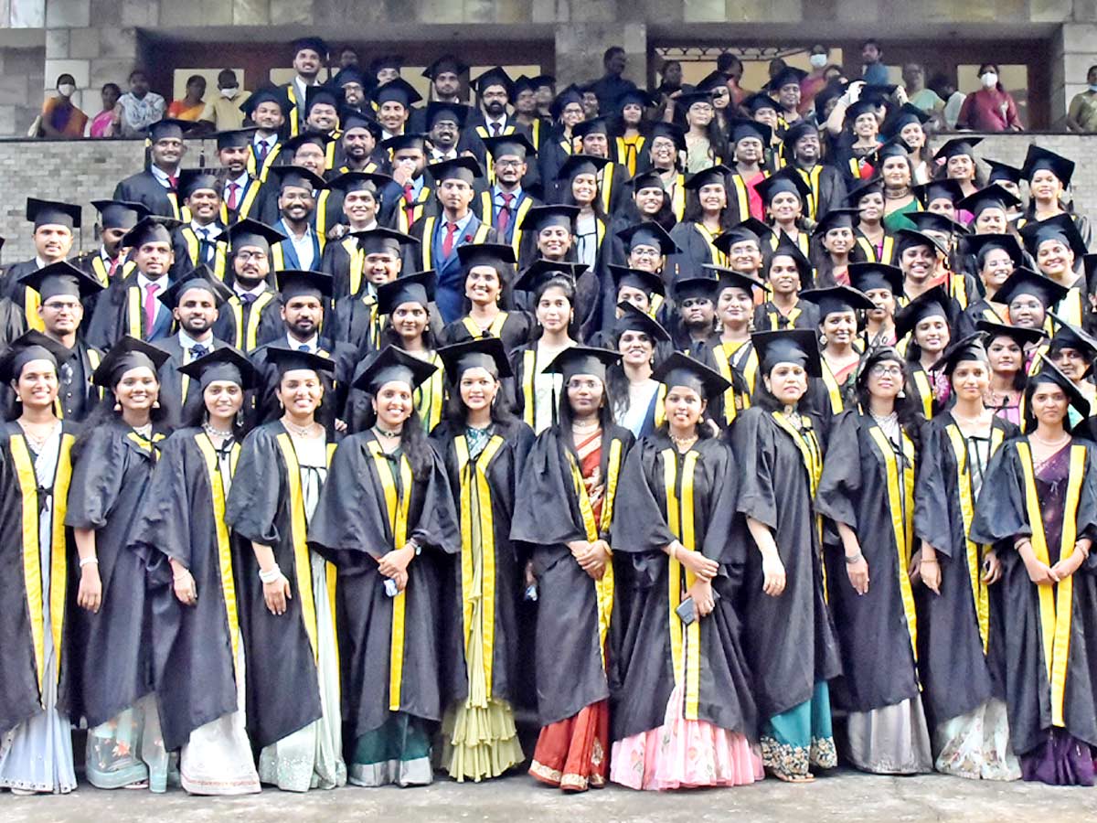 Guntur Medical College Graduation Ceremony Photo Gallery - Sakshi