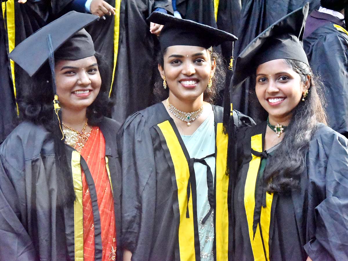 Guntur Medical College Graduation Ceremony Photo Gallery - Sakshi