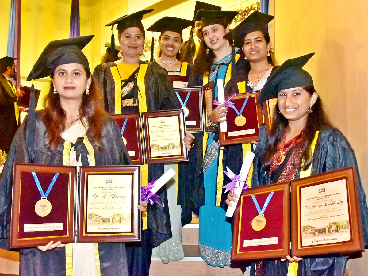 Guntur Medical College Graduation Ceremony Photo Gallery - Sakshi