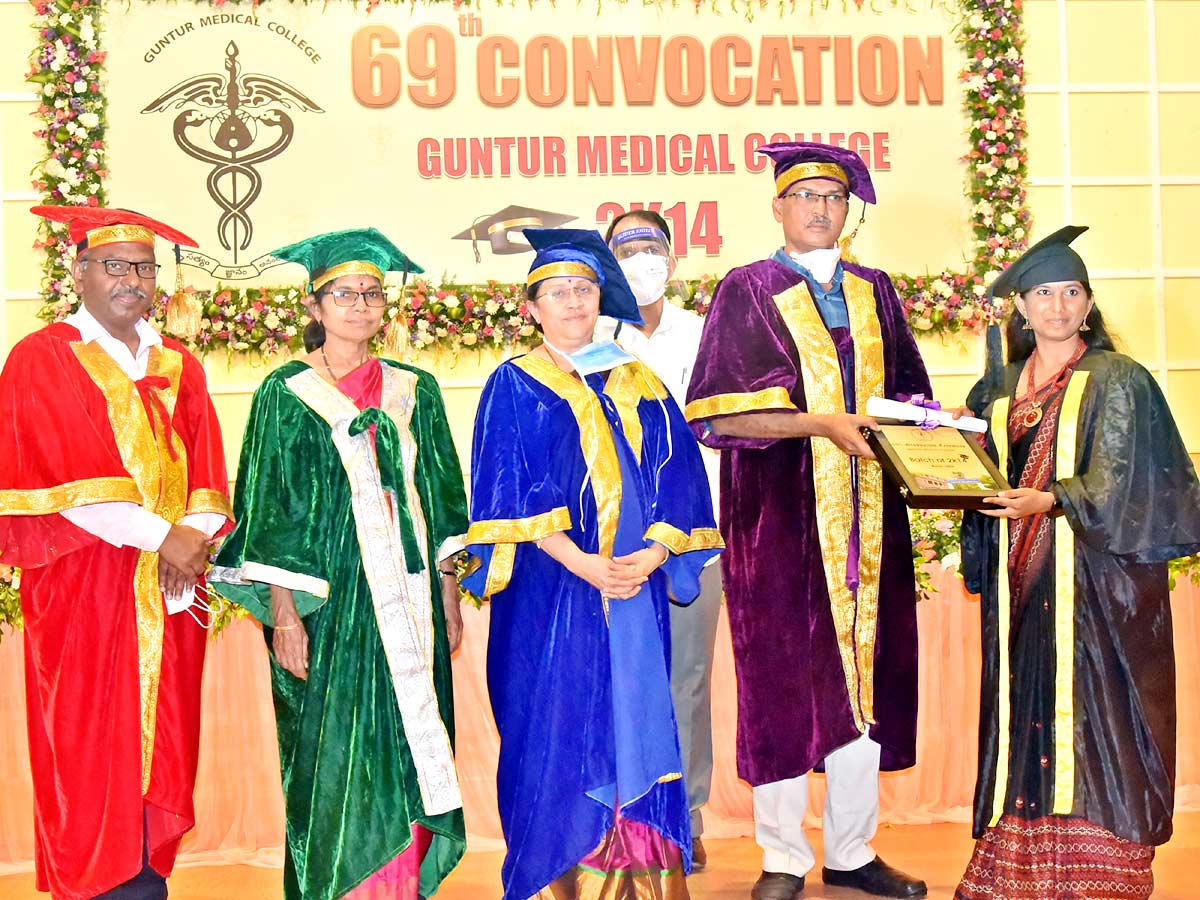 Guntur Medical College Graduation Ceremony Photo Gallery - Sakshi