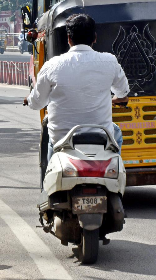 Bikes No Number Plate In Hyderabad - Sakshi
