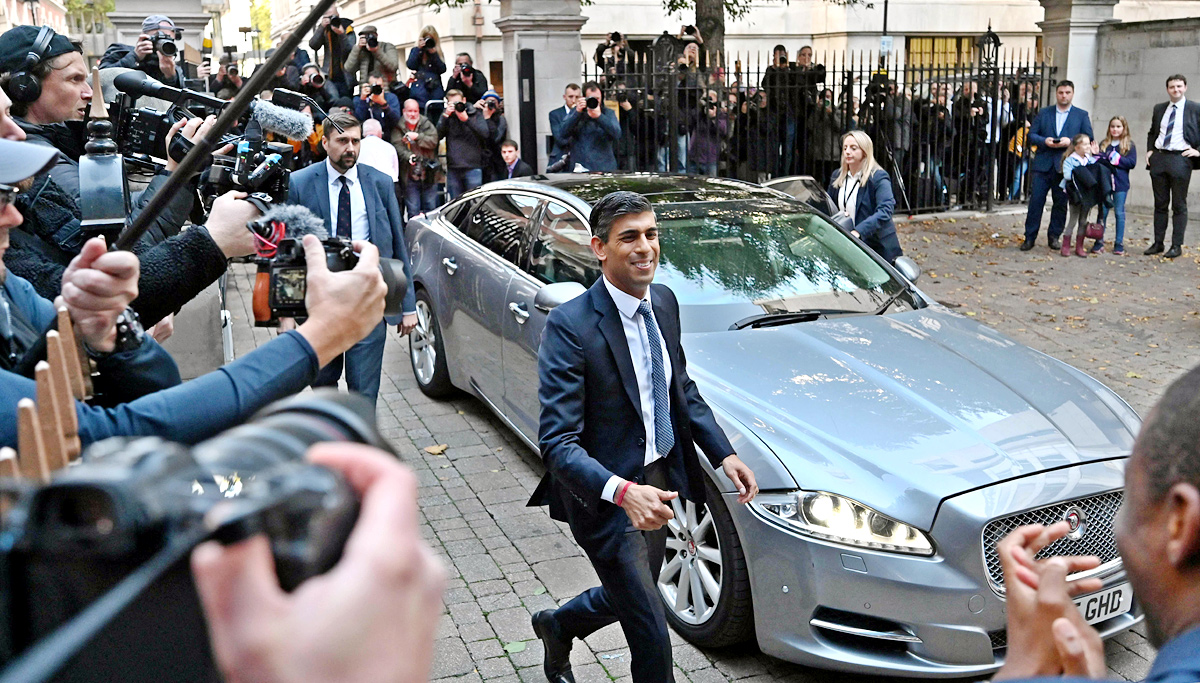 Rishi Sunak Becomes UK first Indian Origin PM - Sakshi