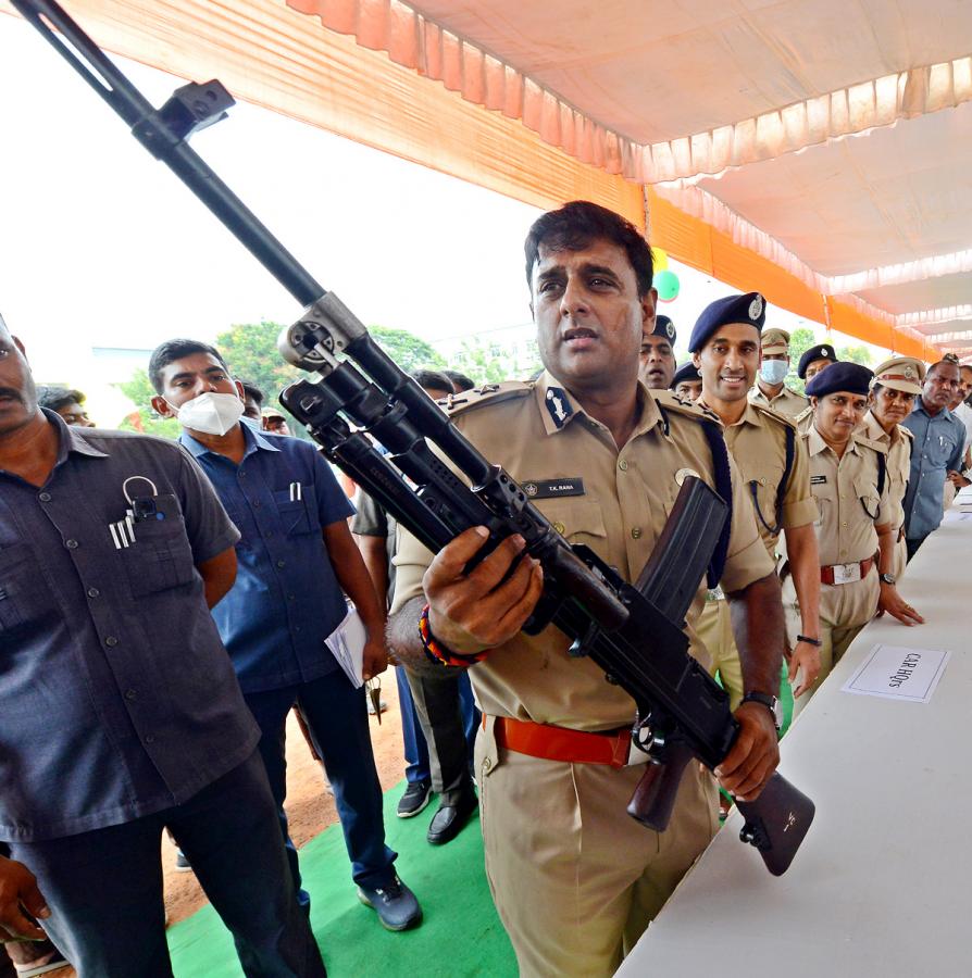 Commemoration Week of Police Martyrs at Vijayawada - Sakshi