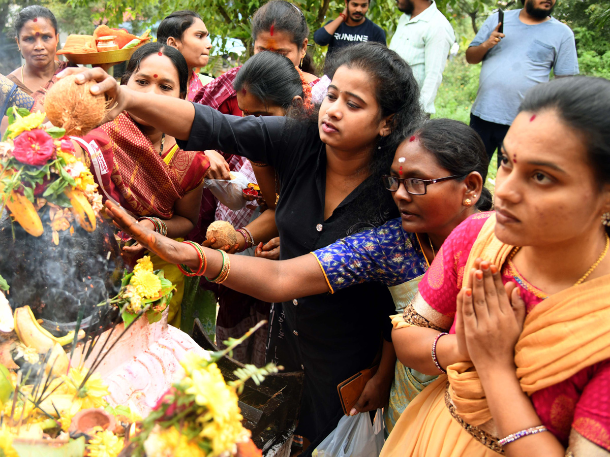 Karthika Masam Ekadasi Pooja - Sakshi