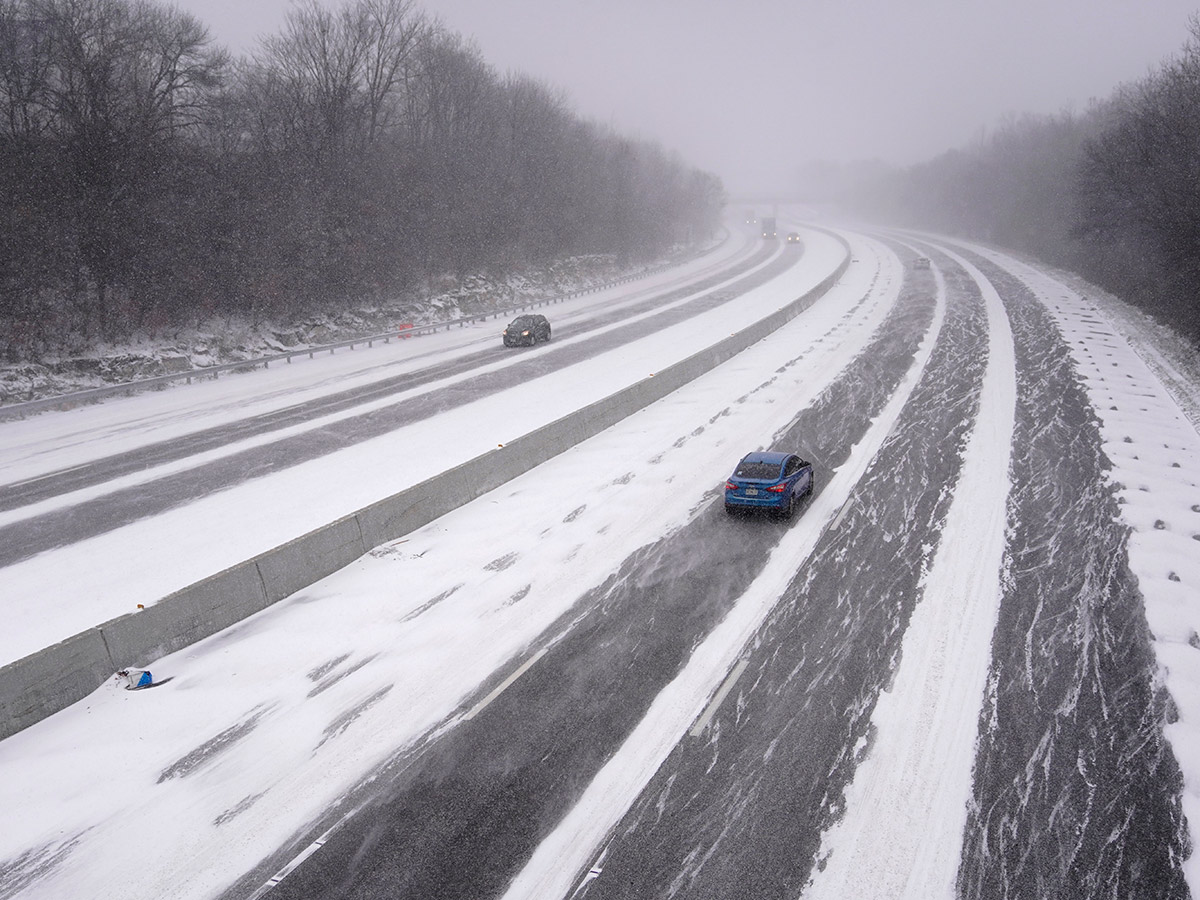 Heavy Winter Snow Storm In America: US Snow Toofan Photos Goes Viral - Sakshi