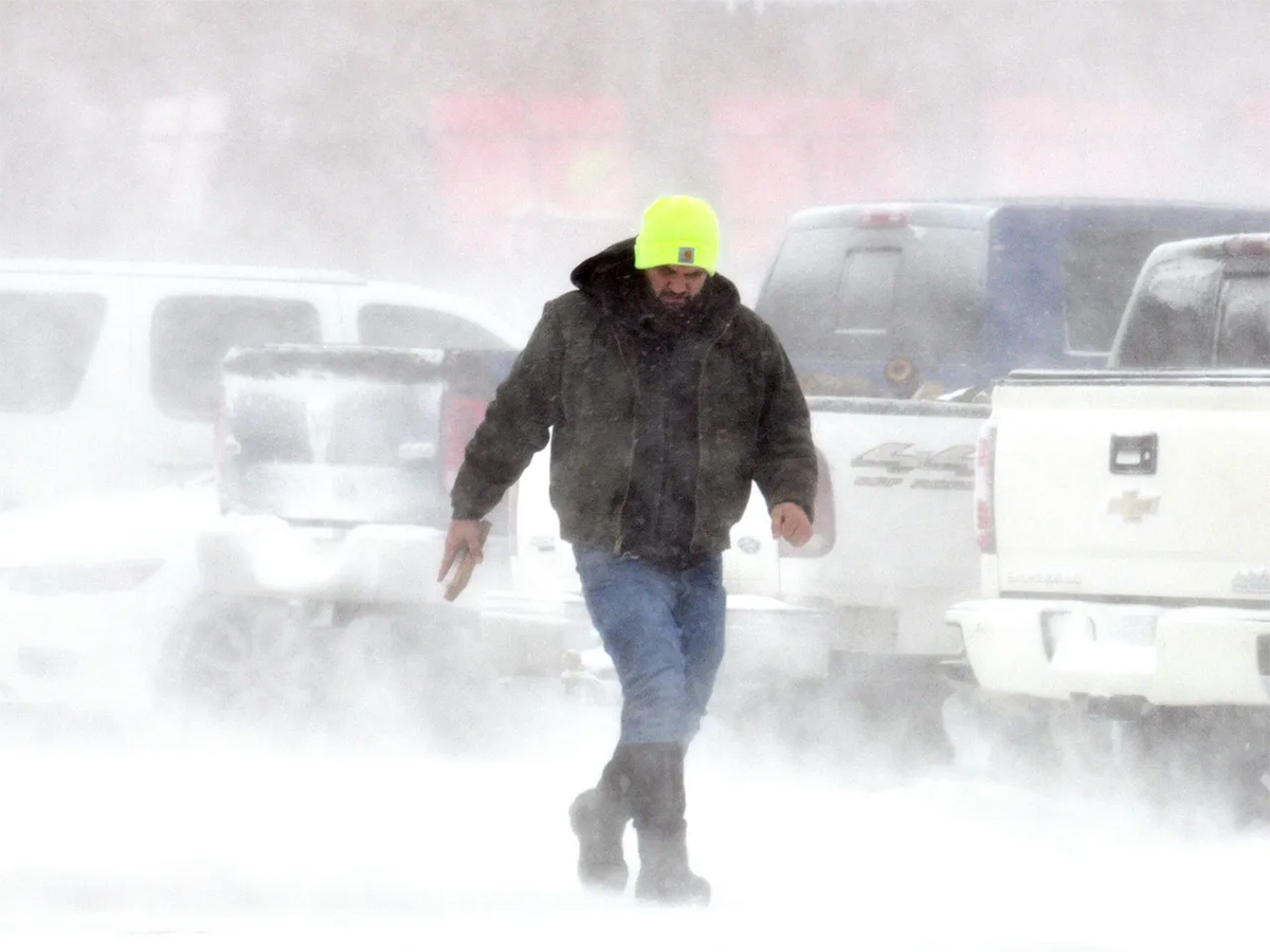 Heavy Winter Snow Storm In America: US Snow Toofan Photos Goes Viral - Sakshi