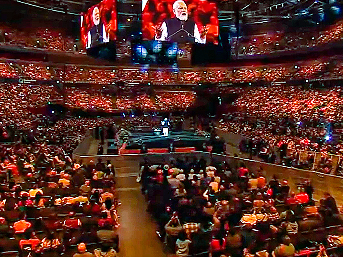 Prime Minister Narendra Modi addresses the Indian community programme in Sydney - Sakshi