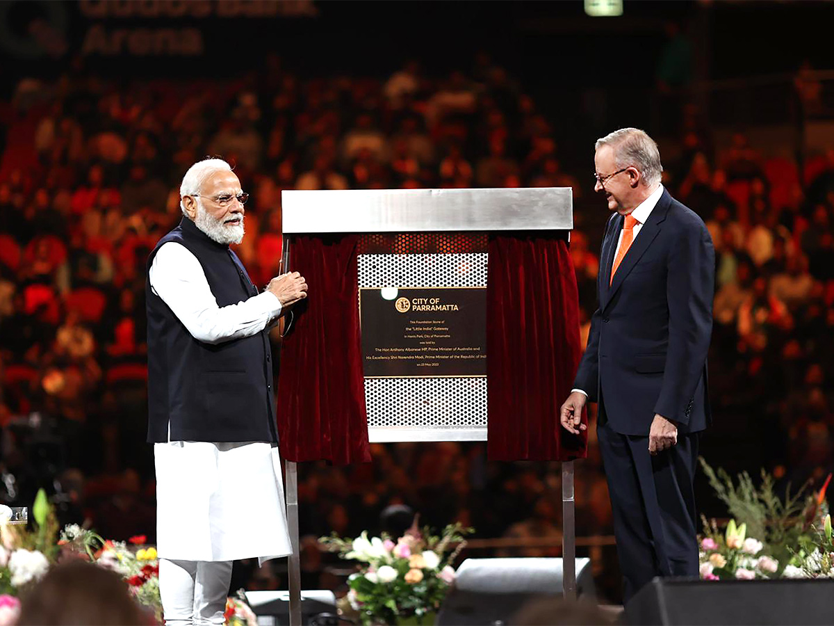 Prime Minister Narendra Modi addresses the Indian community programme in Sydney - Sakshi