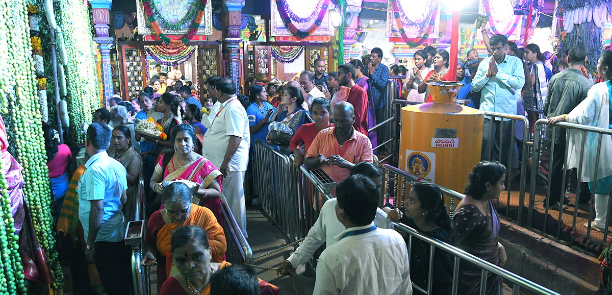 Shakambari Utsavalu Started in Vijayawada - Sakshi