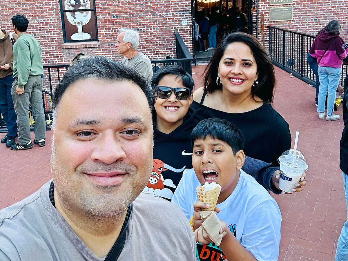 Anchor Anasuya Enjoying With Her Family in California Photos - Sakshi