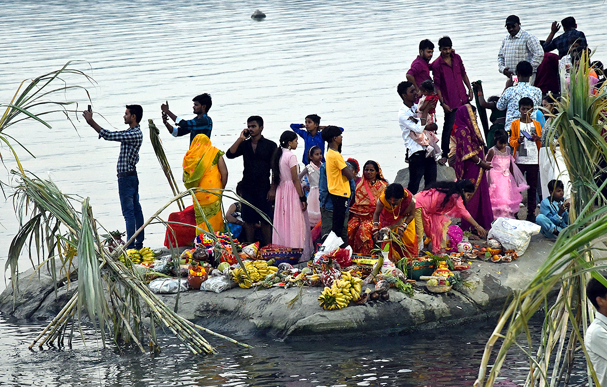 chhath puja celebration 2023 - Sakshi