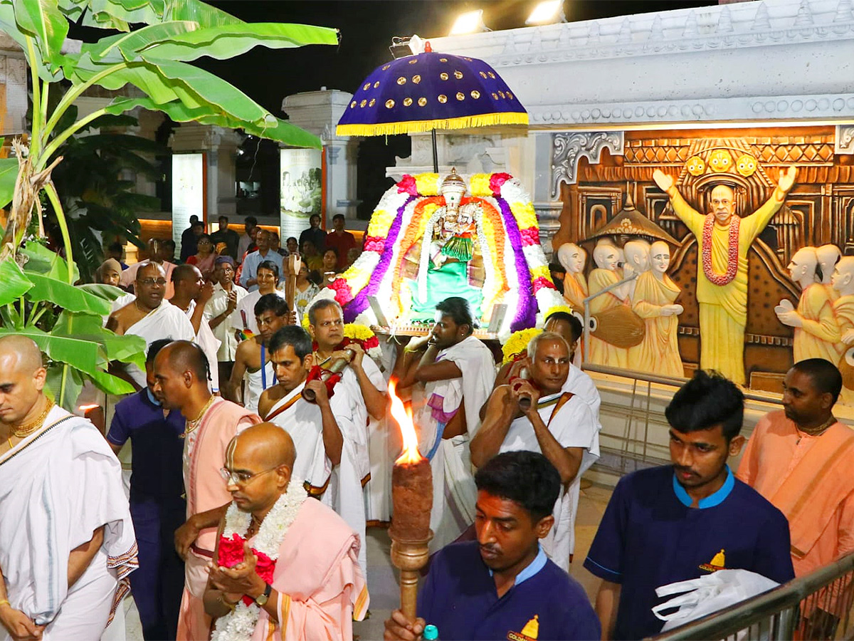 Hare Krishna Golden Temple brahmotsavam Banjara Hills - Sakshi