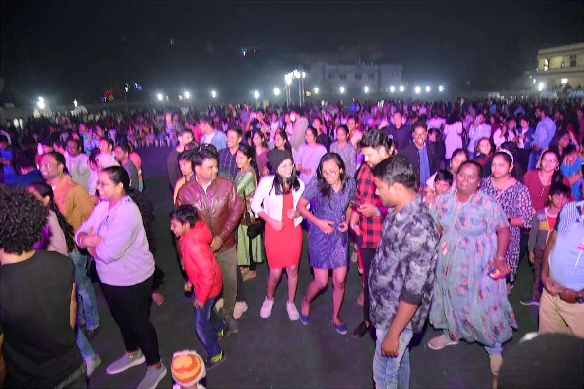 new year celebration in country club hyderabad - Sakshi