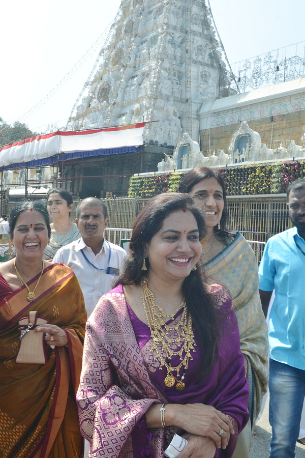 Brahmanandam,Suma And Singer Sunitha Visits Tirumala Photos - Sakshi