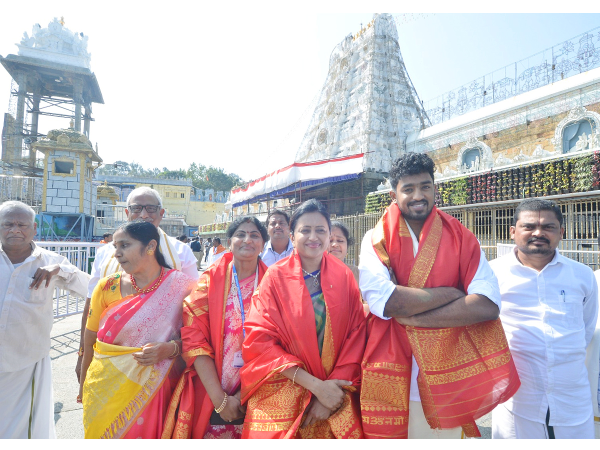 Brahmanandam,Suma And Singer Sunitha Visits Tirumala Photos - Sakshi