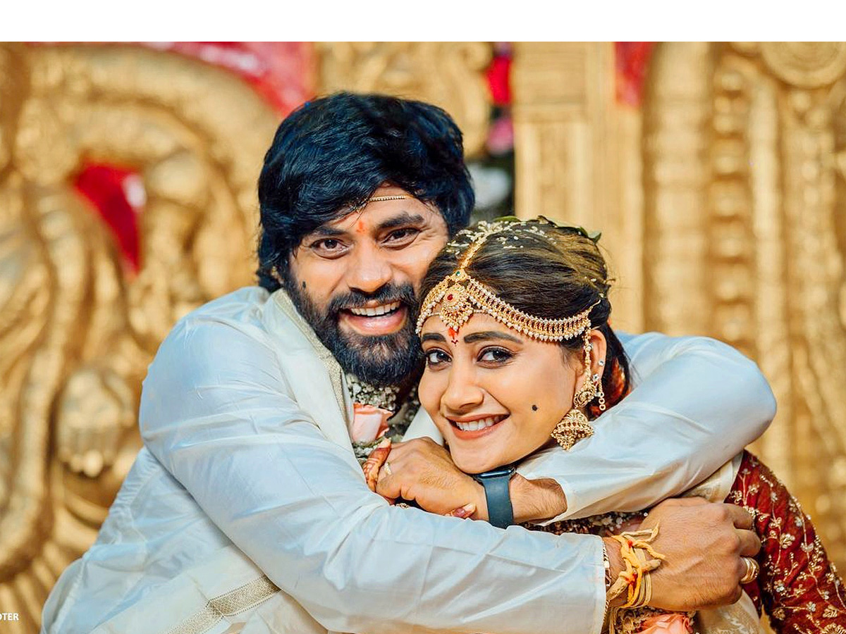 Bigg Boss Fame Vasanthi Krishnan Wedding Photos - Sakshi