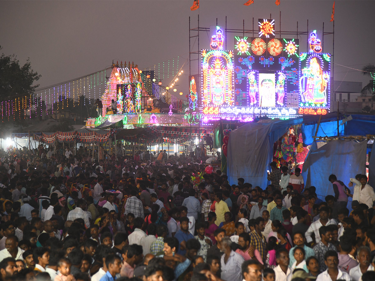 Vuyyuru Veeramma Talli Temple Pics - Sakshi12