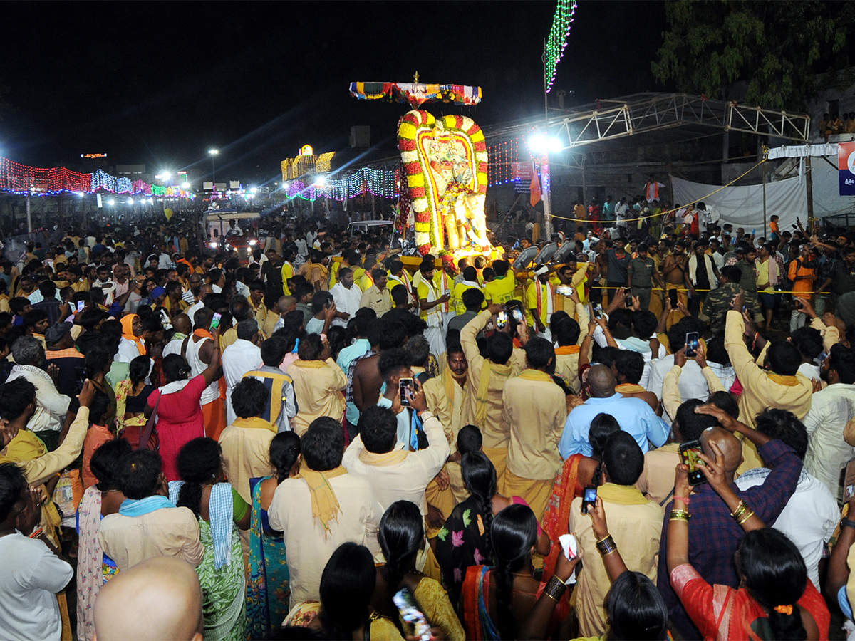 maha shivratri 2024 at srisailam photos - Sakshi