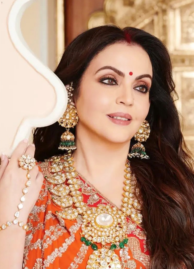 Nita Ambani luxury Cars, Diamond Jewellery Collectin Photos - Sakshi