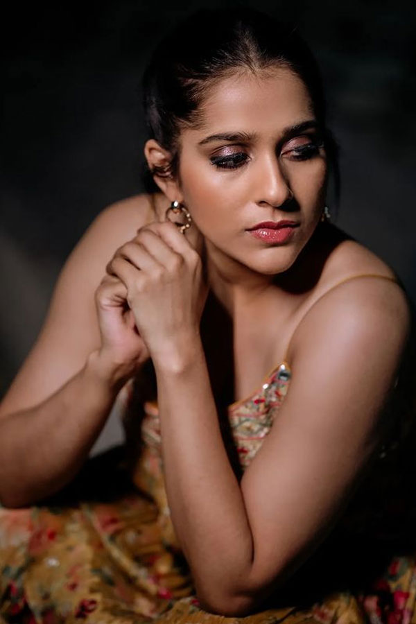 Sudigali Sudheer Birthday: Rashmi Gautam Latest Photos Goes Viral