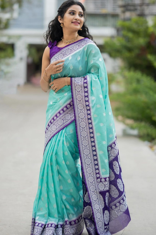 TV Actress Vishnu Priya Stunning Photos Goes Viral