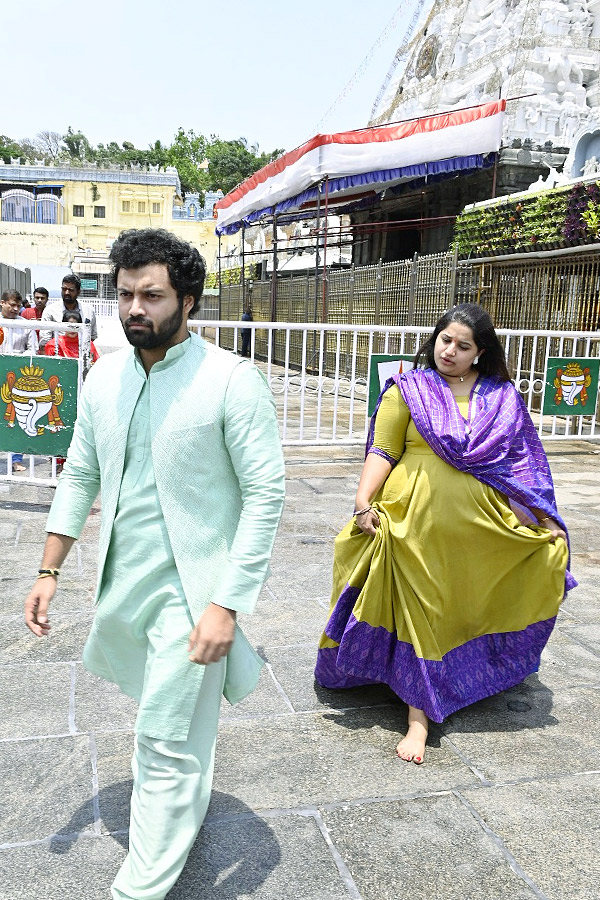 Love Me Movie Team Visits Tirumala Photos