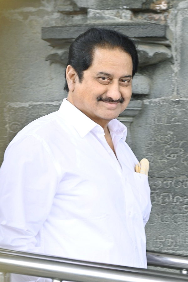 Tollywood celebreties visit Tirumala Tirupati Temple Photos