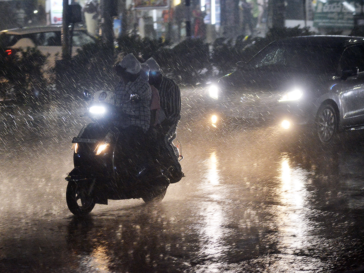 heavy rain in vijayawada photos 