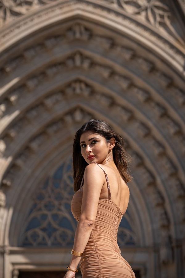 Mouni Roy Enjoys Vacation In Spain, Photos Goes Viral