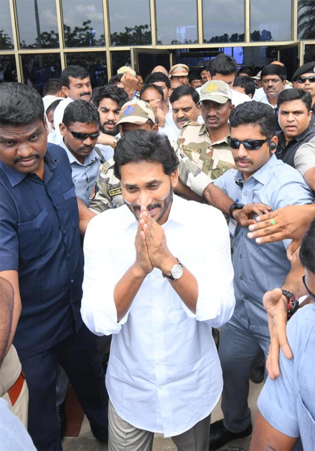 YS Jagan In Pulivendula Photos