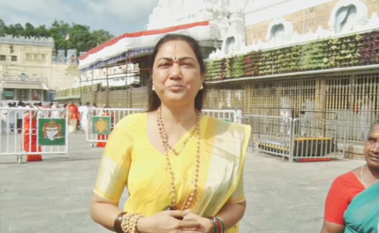 Actress Hema Visits Tirumala Temple After Bangalore Rave Party Case Photos