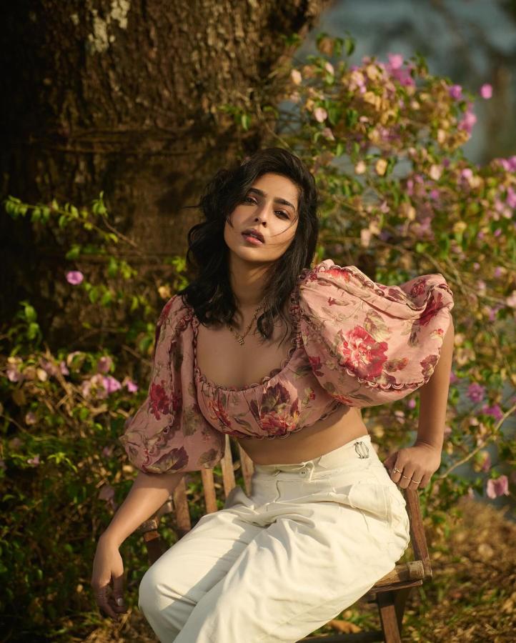 Indian Actress Aishwarya Lekshmi Latest Photos Goes Viral In Social Media