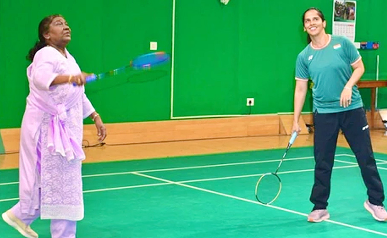 President Murmu Plays Badminton With Saina Nehwal At Rashtrapati Bhavan Photos