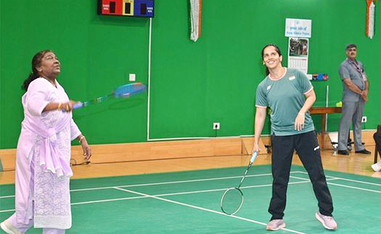 President Murmu Plays Badminton With Saina Nehwal At Rashtrapati Bhavan Photos