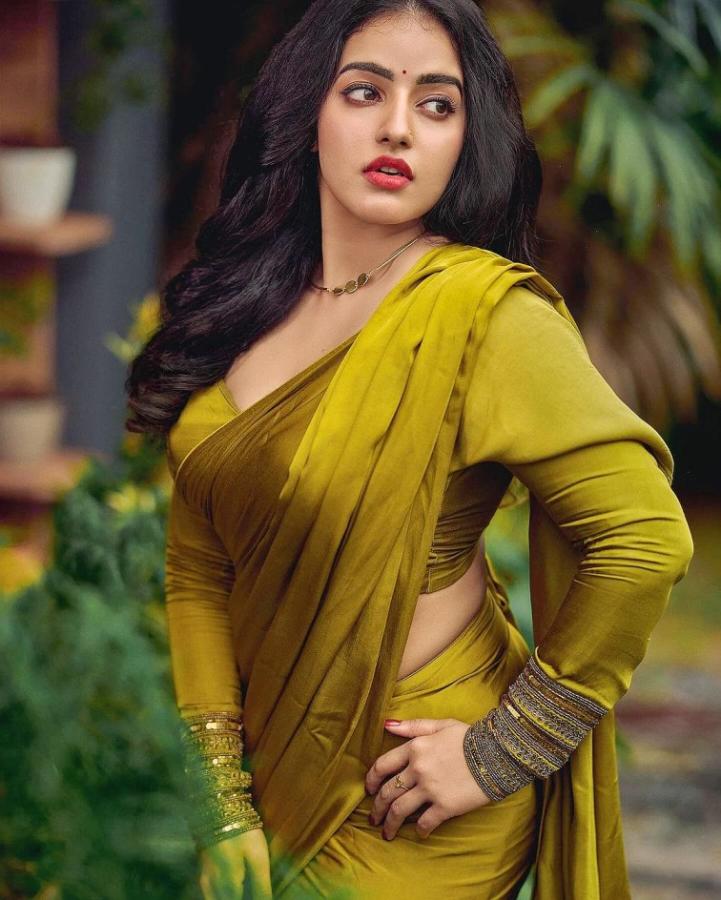 Indian Actress Malavika Menon Latest Photos Goes Viral