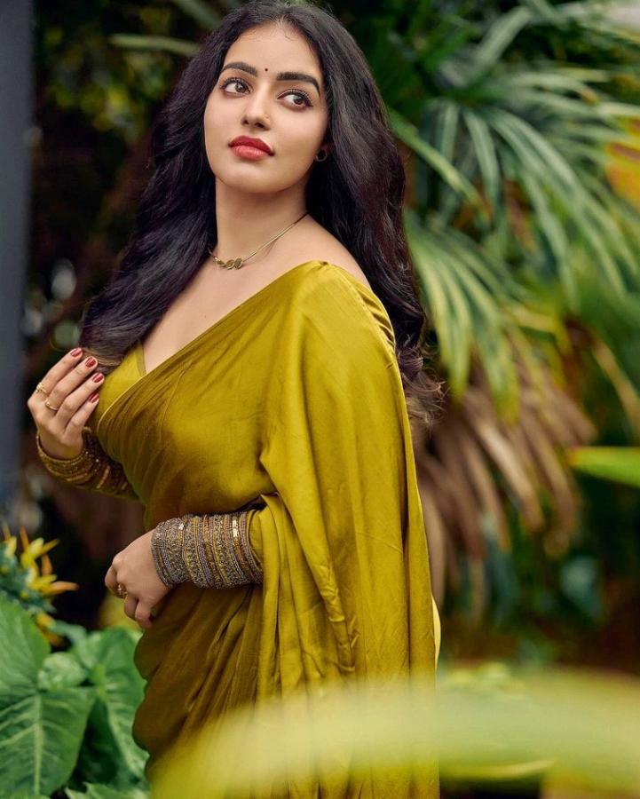 Indian Actress Malavika Menon Latest Photos Goes Viral