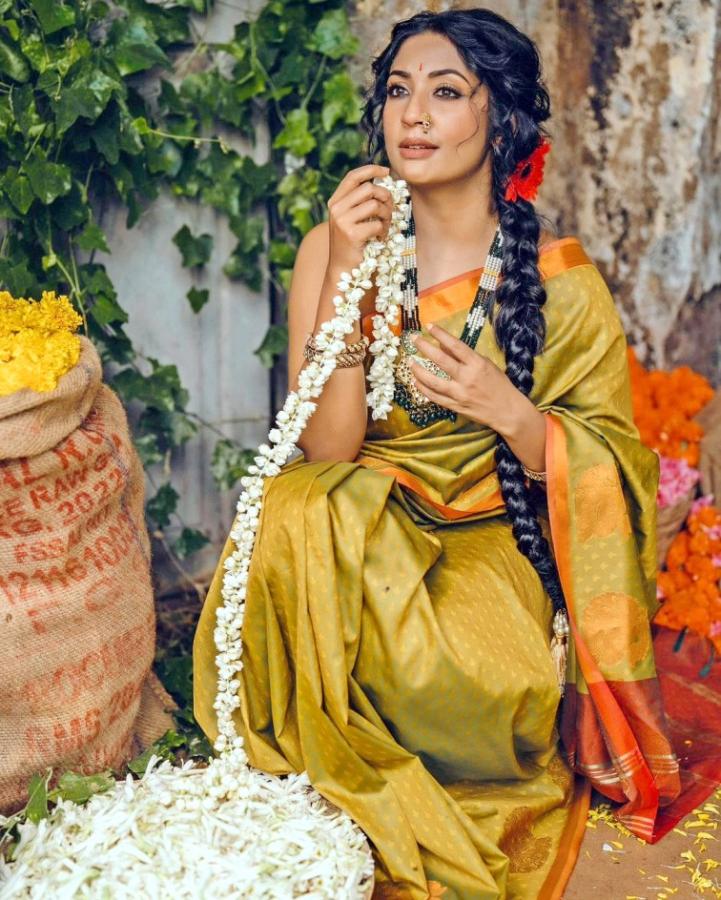 Indian Actress Navya Nair Traditional Saree Photoshoot Goes Viral In Social Media
