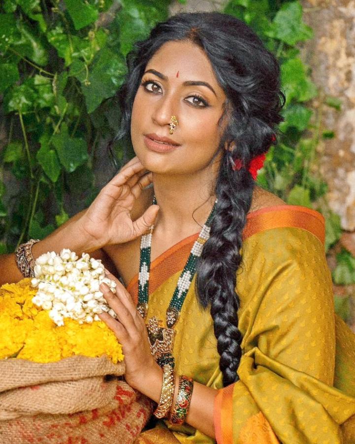 Indian Actress Navya Nair Traditional Saree Photoshoot Goes Viral In Social Media