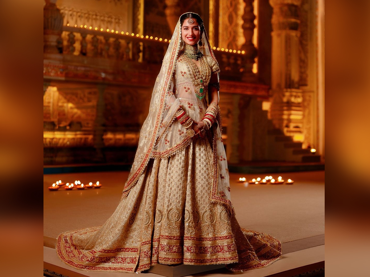 Bride Radhika Merchant Looks Like A Queen In Lehenga