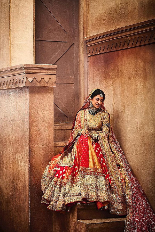 Bride Radhika Merchant Looks Like A Queen In Lehenga