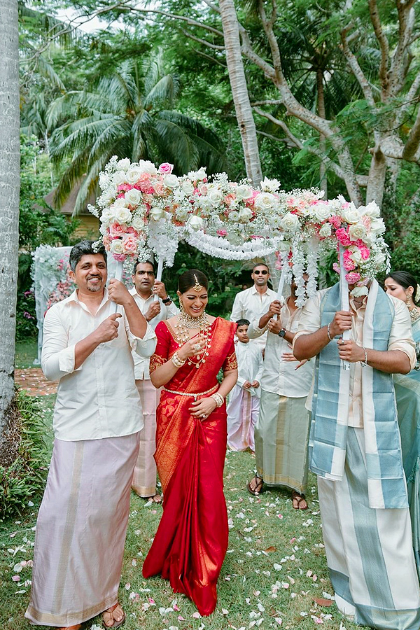 Varalaxmi Sarathkumar Wedding Happy Moments With Her Husband Nicholai Sachdev Photos 4