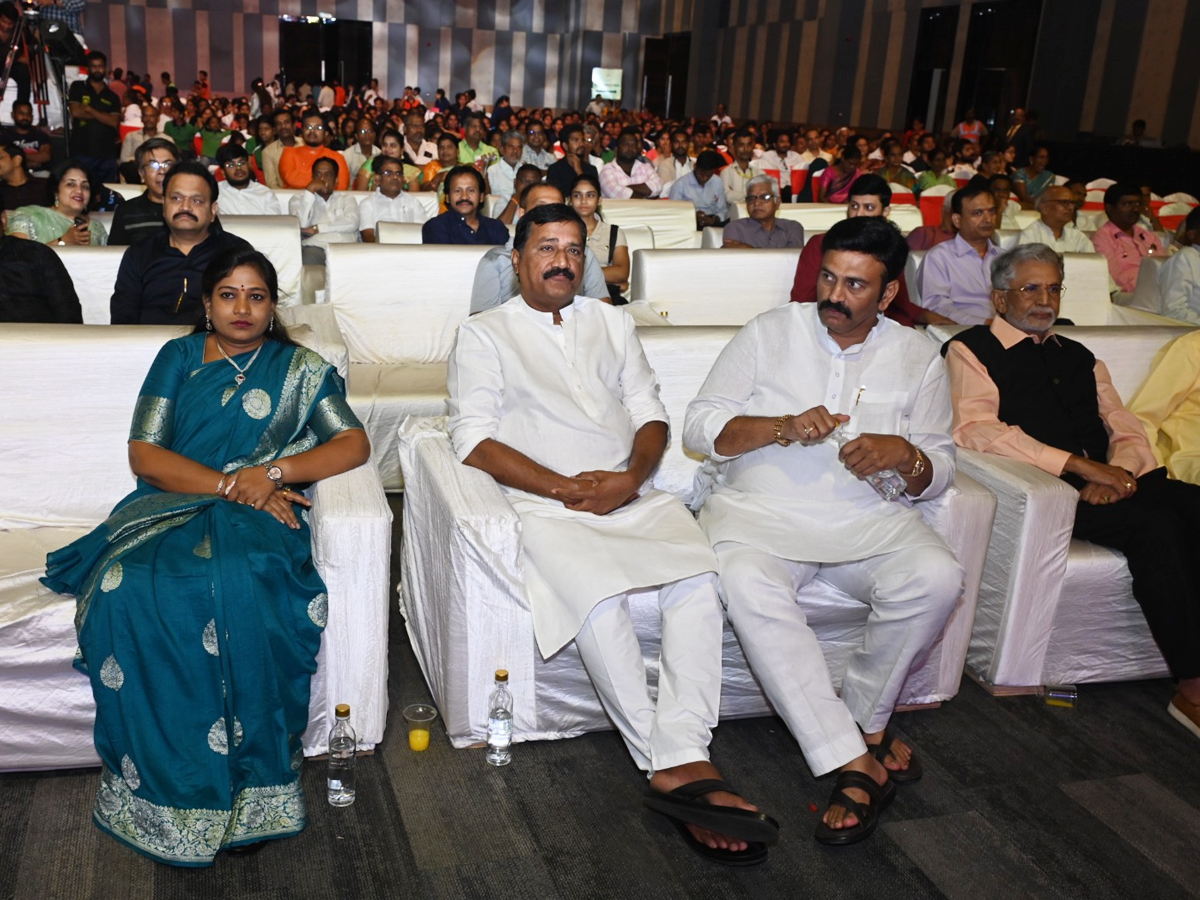 Celebrities Buzz At Kalamandir Foundation Day Celebration